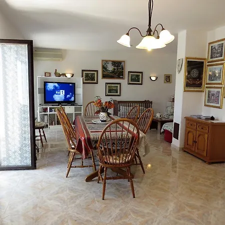 Mira Apartment
