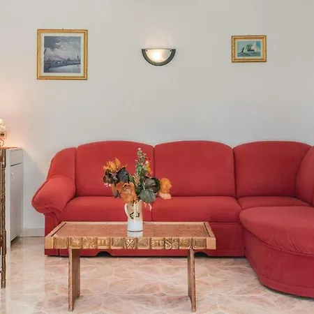 Apartment Mira