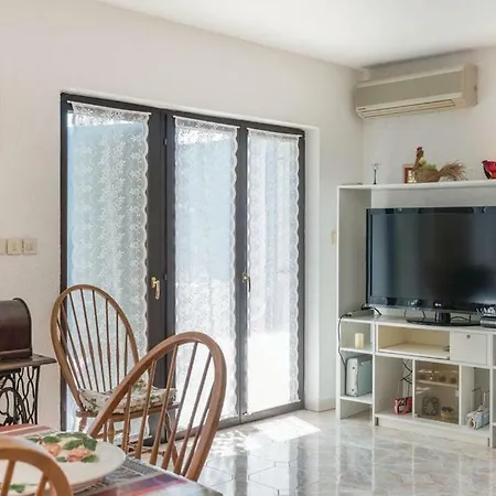 Apartment Mira Medulin